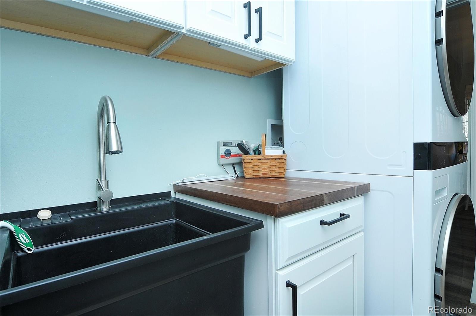 727 Marquette Avenue Unit: A