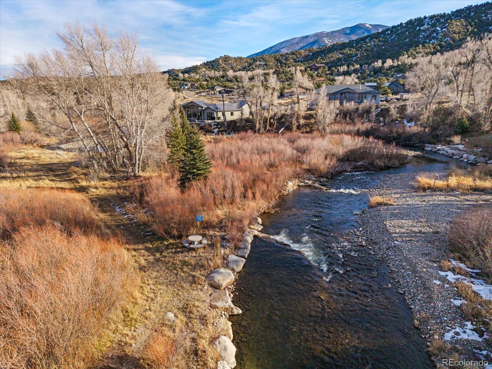 1115 E Sabeta Avenue