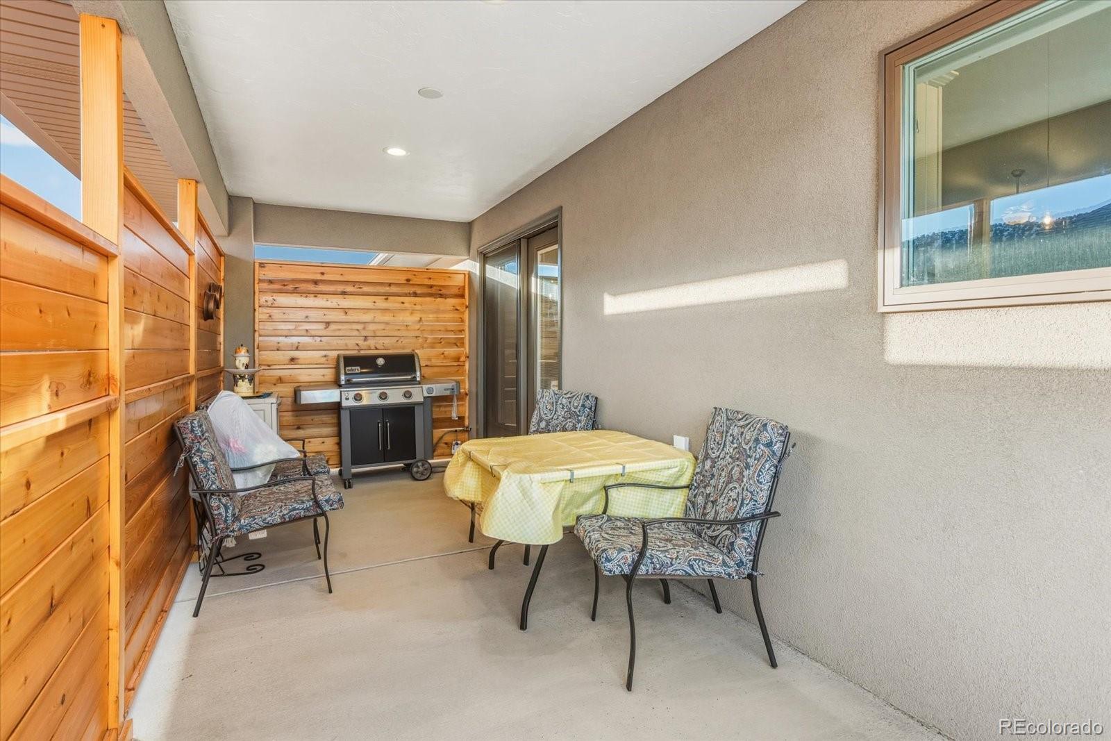 1115 E Sabeta Avenue