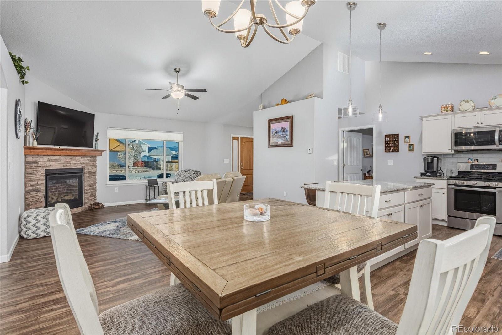 1115 E Sabeta Avenue