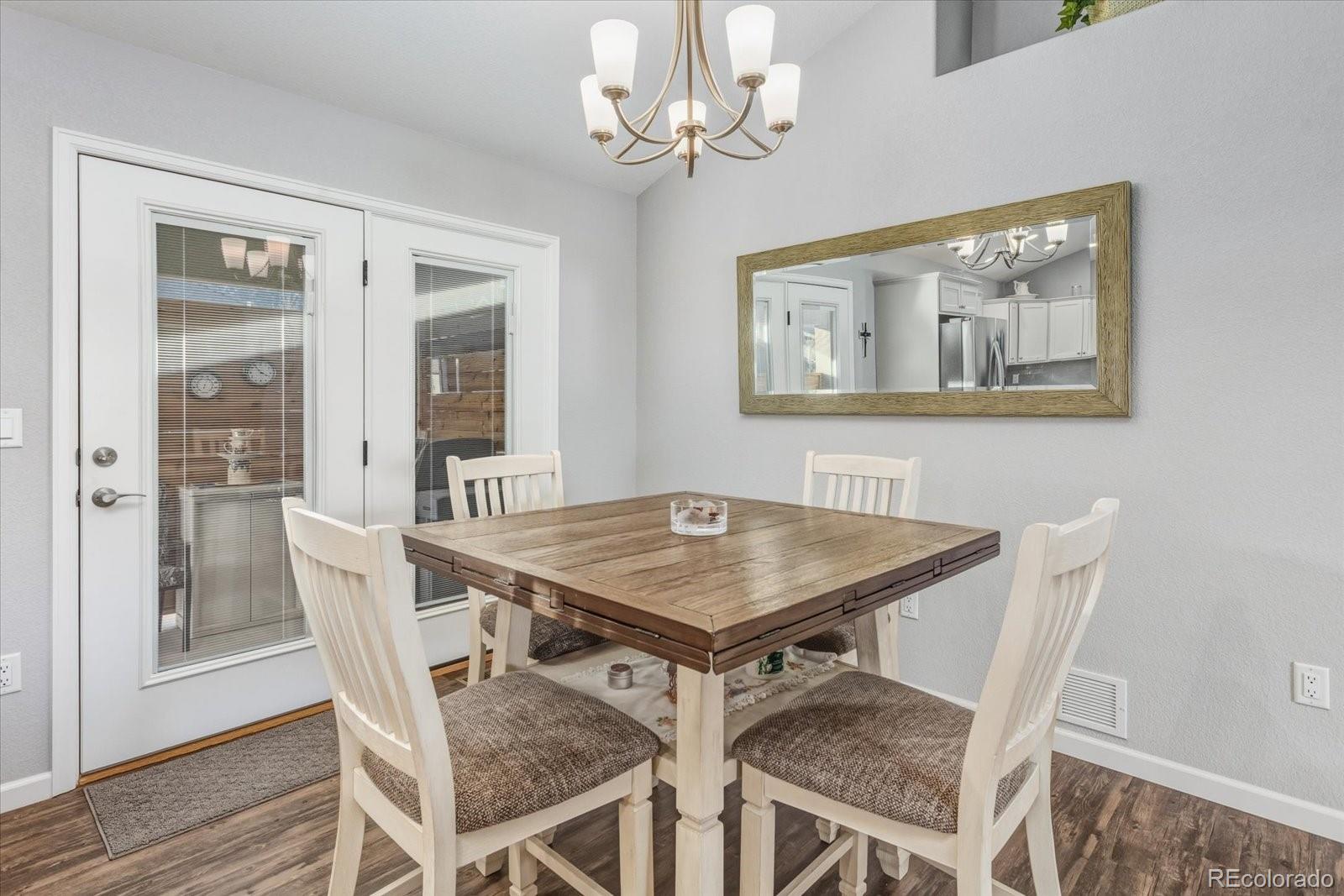 1115 E Sabeta Avenue