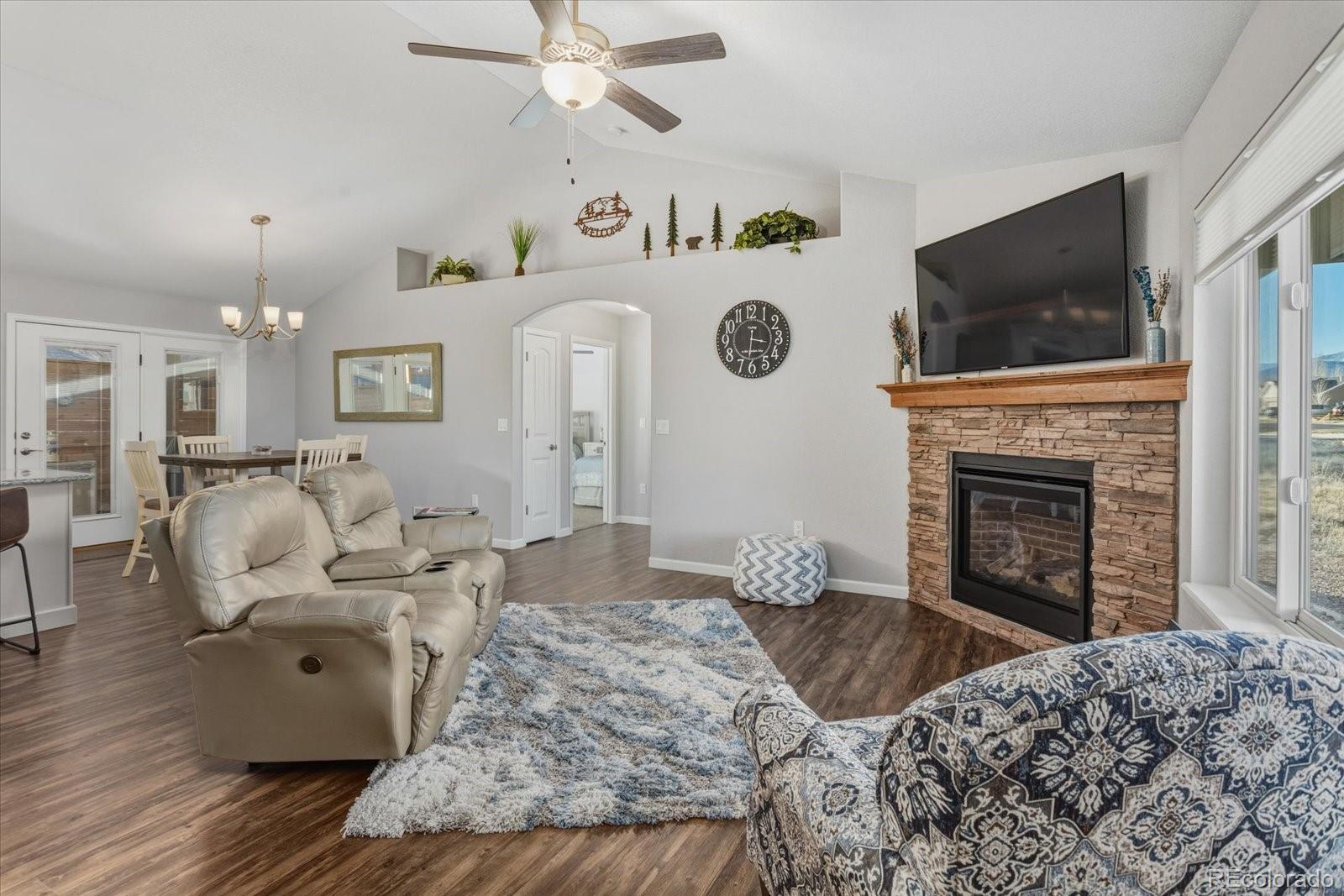 1115 E Sabeta Avenue