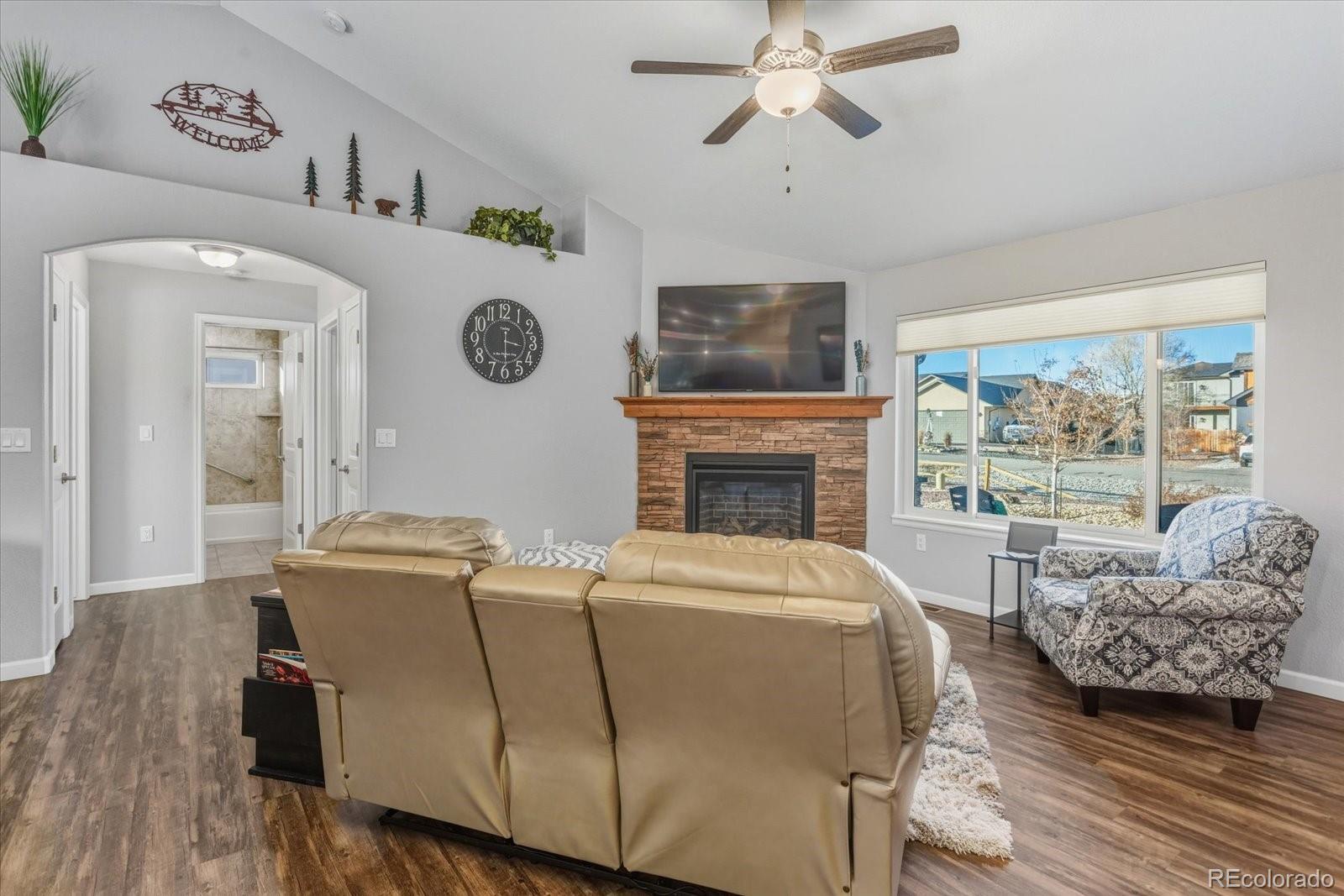 1115 E Sabeta Avenue