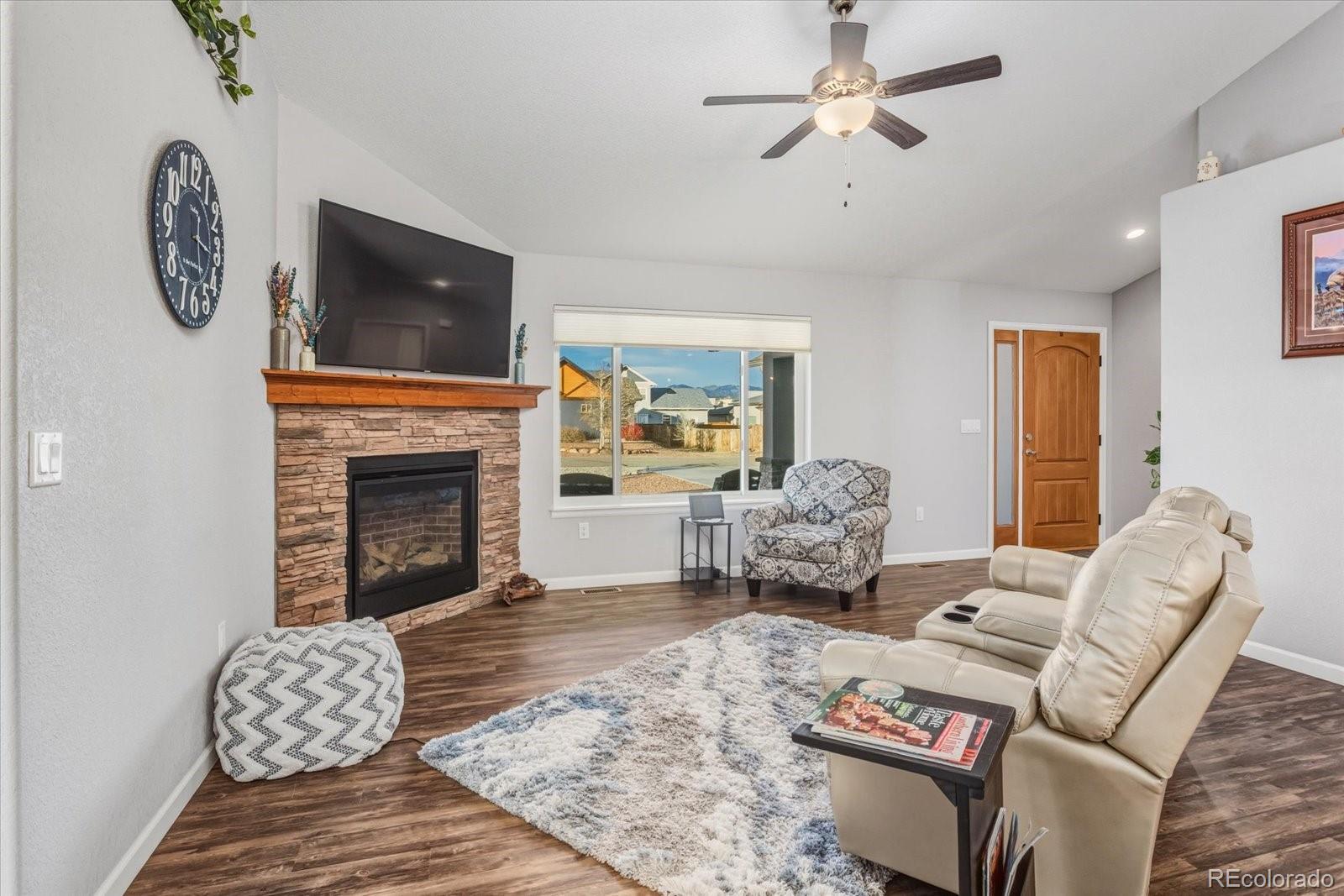 1115 E Sabeta Avenue