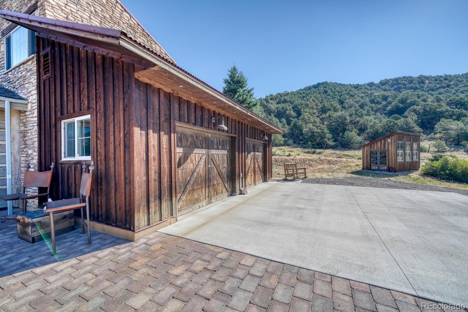 8960 Hanging Tree Drive