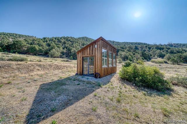 8960 Hanging Tree Drive