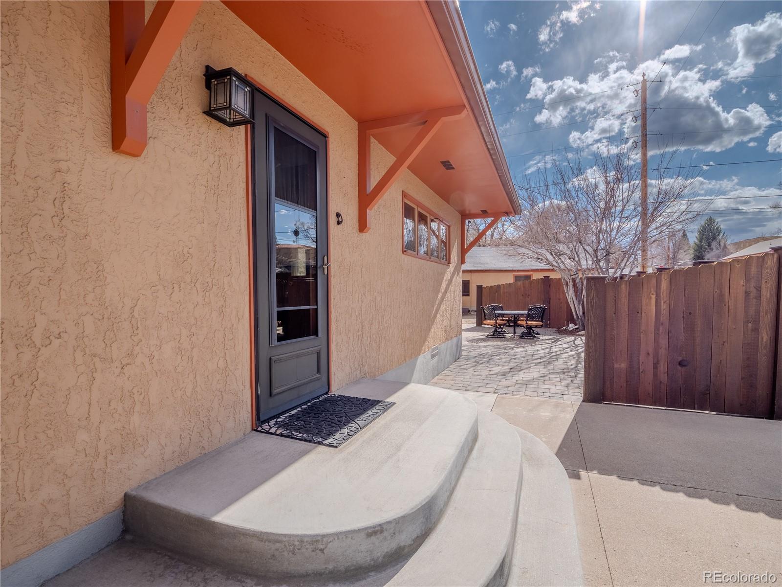 549 W 2nd Street