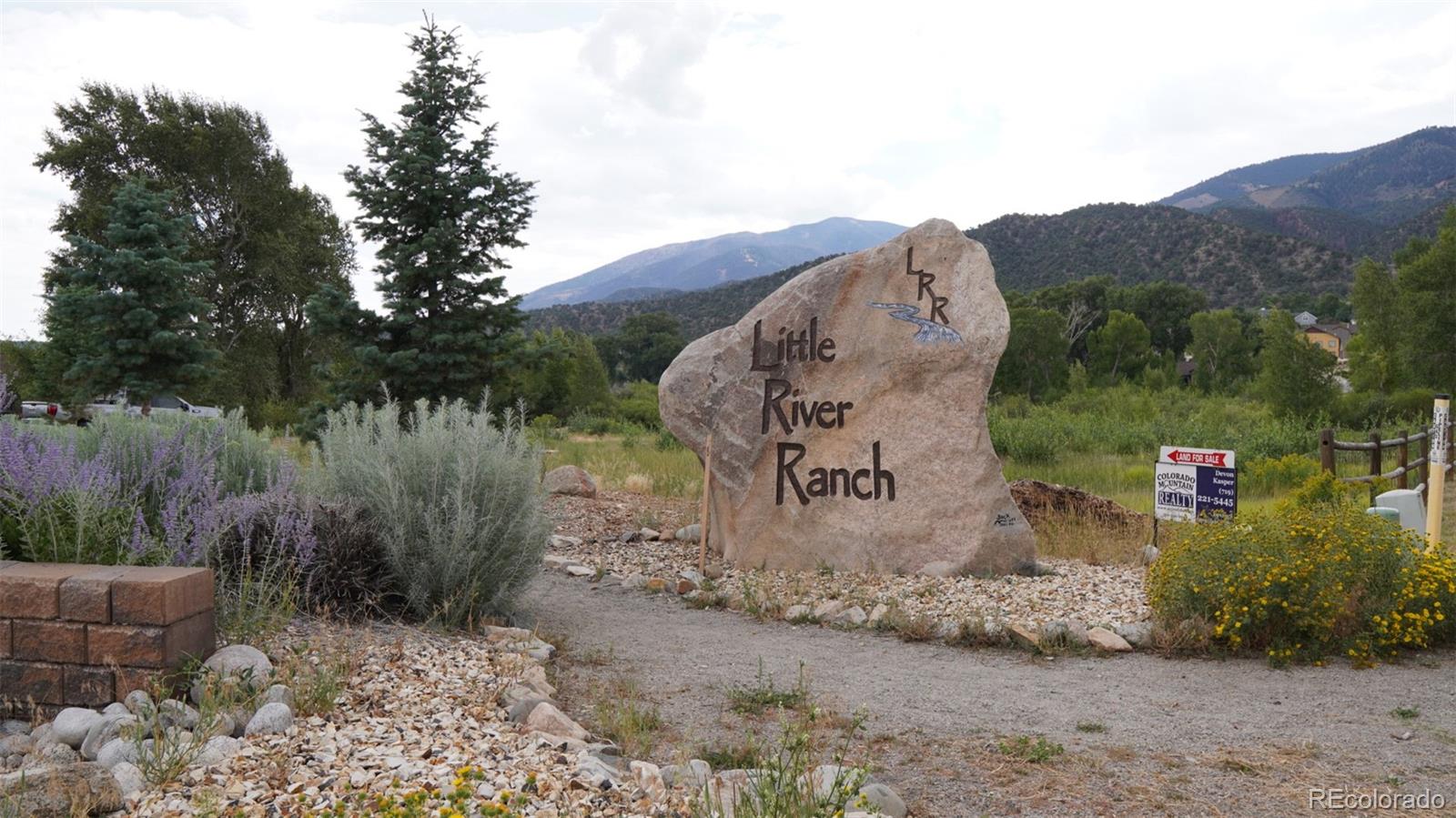 1100 E Sabeta Avenue