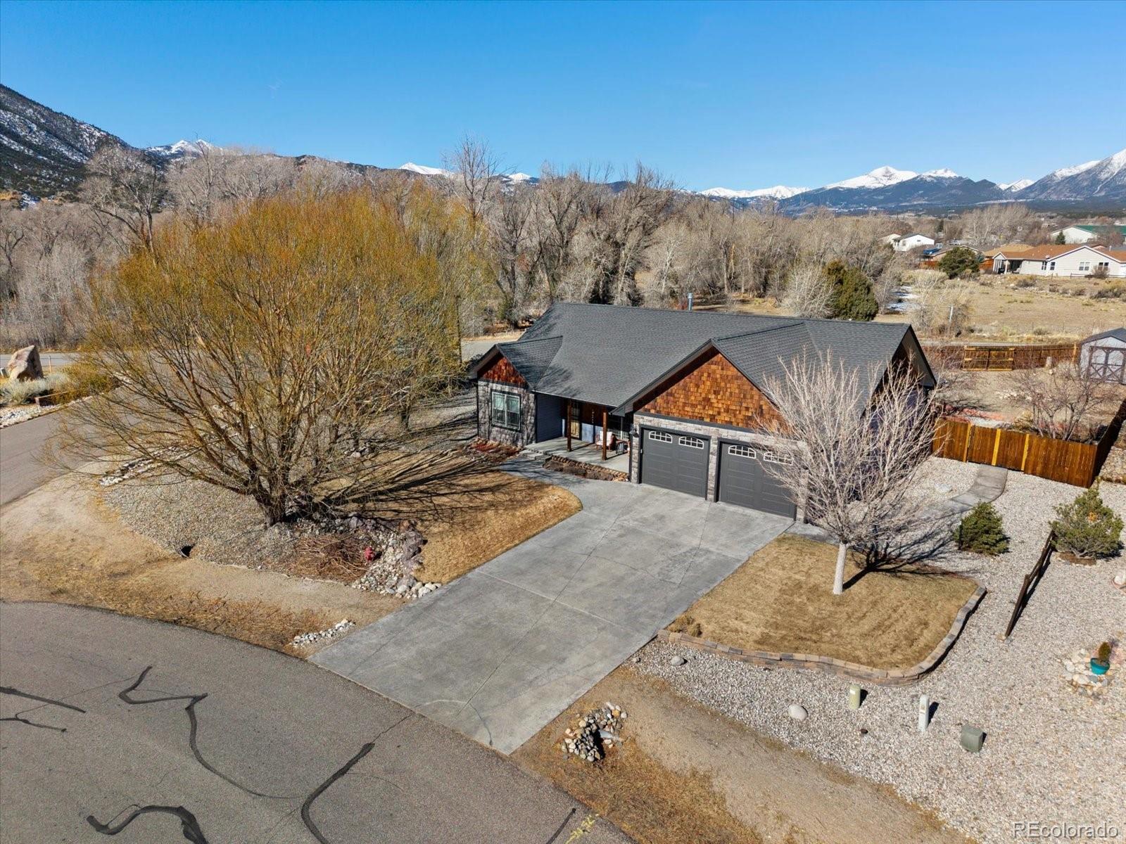 1100 E Sabeta Avenue