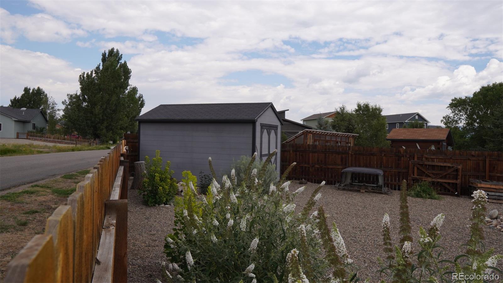 1100 E Sabeta Avenue