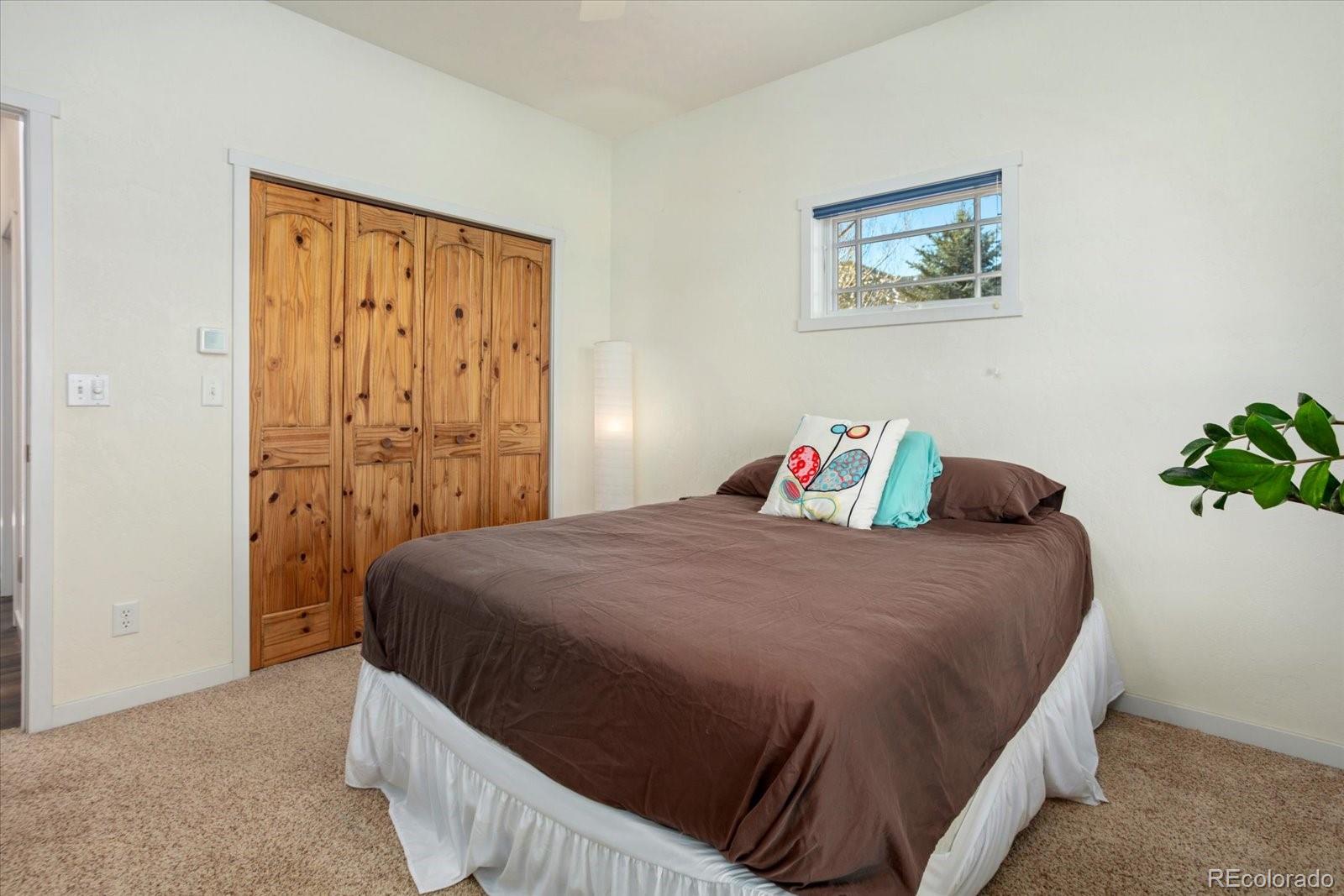 1100 E Sabeta Avenue