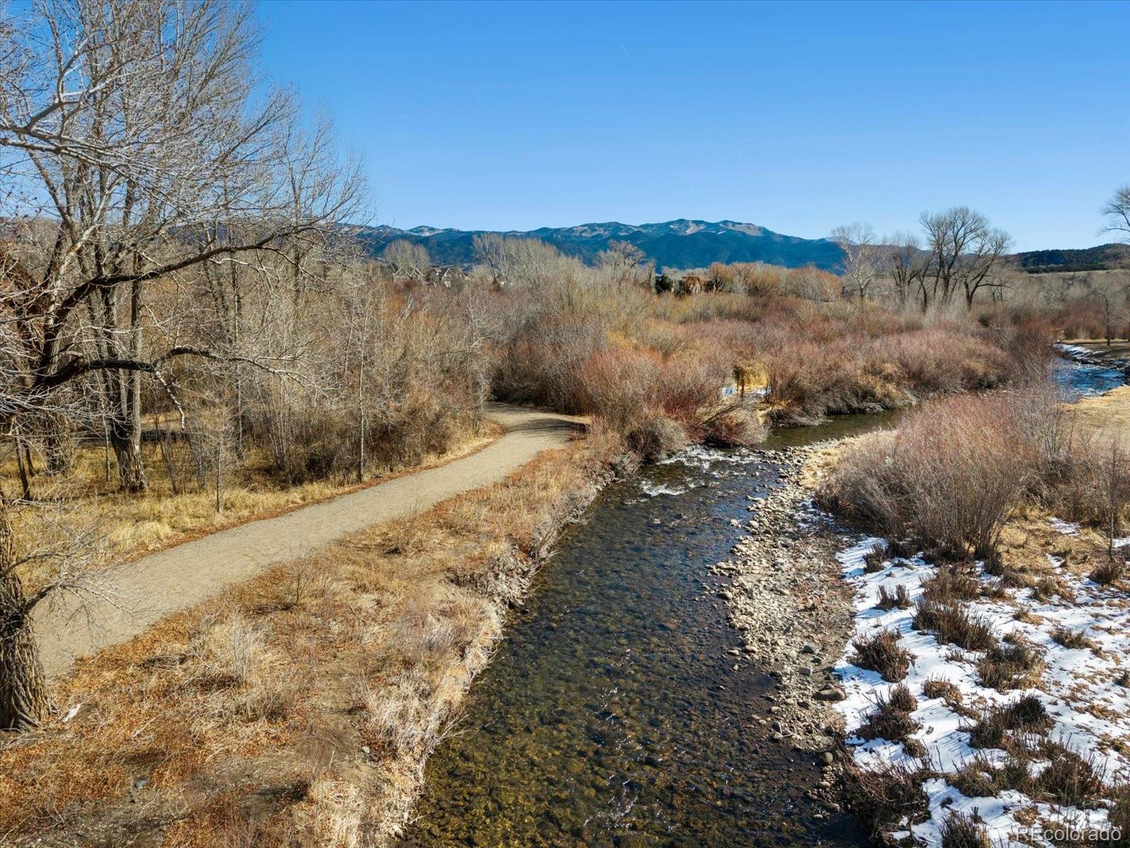 1100 E Sabeta Avenue