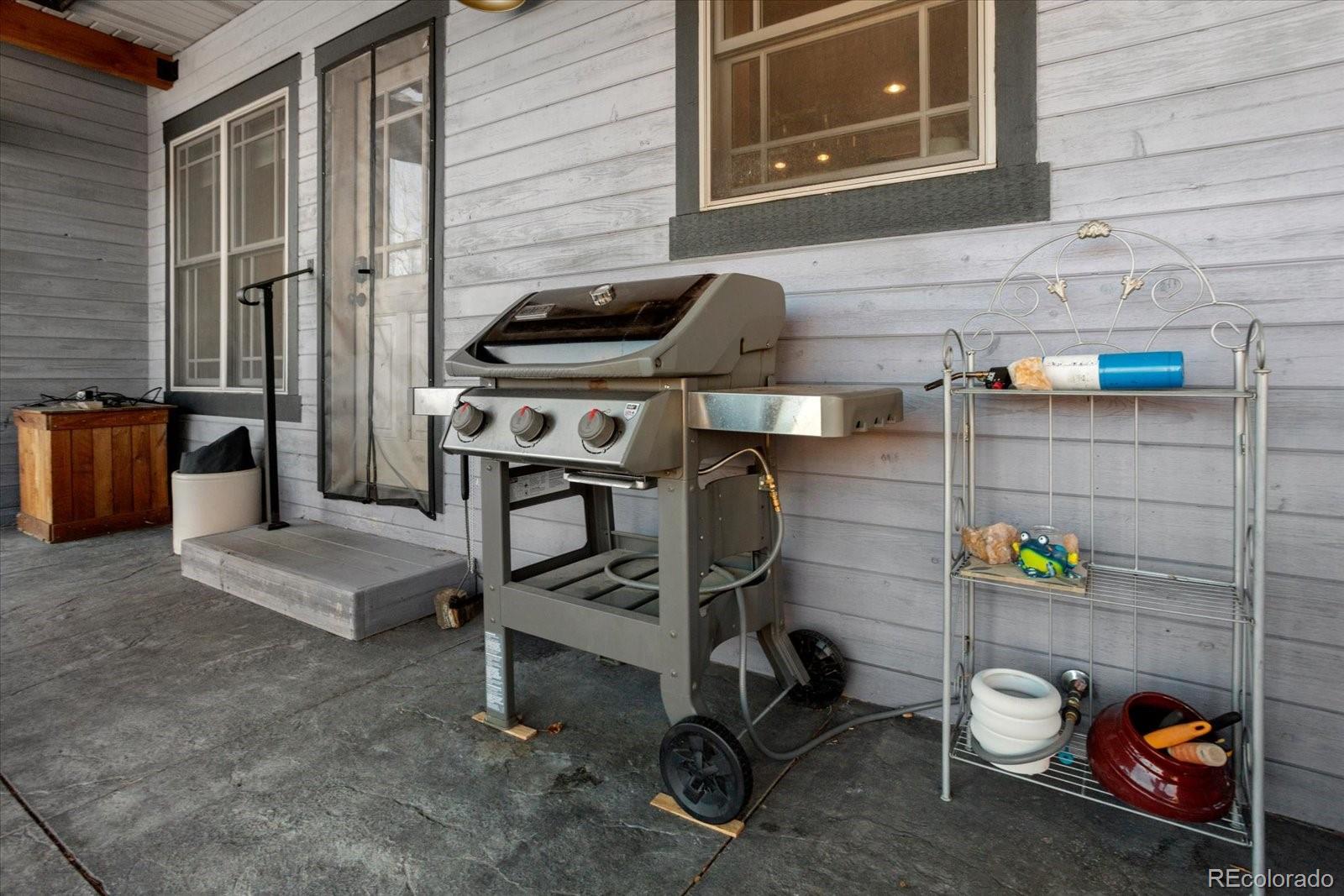 1100 E Sabeta Avenue