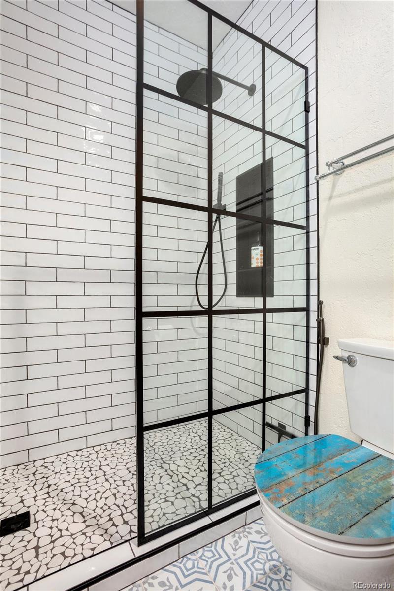 1100 E Sabeta Avenue