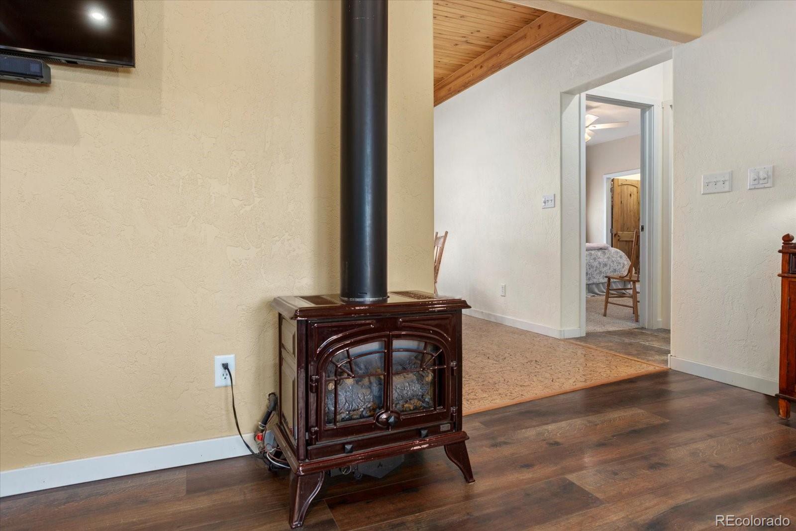 1100 E Sabeta Avenue