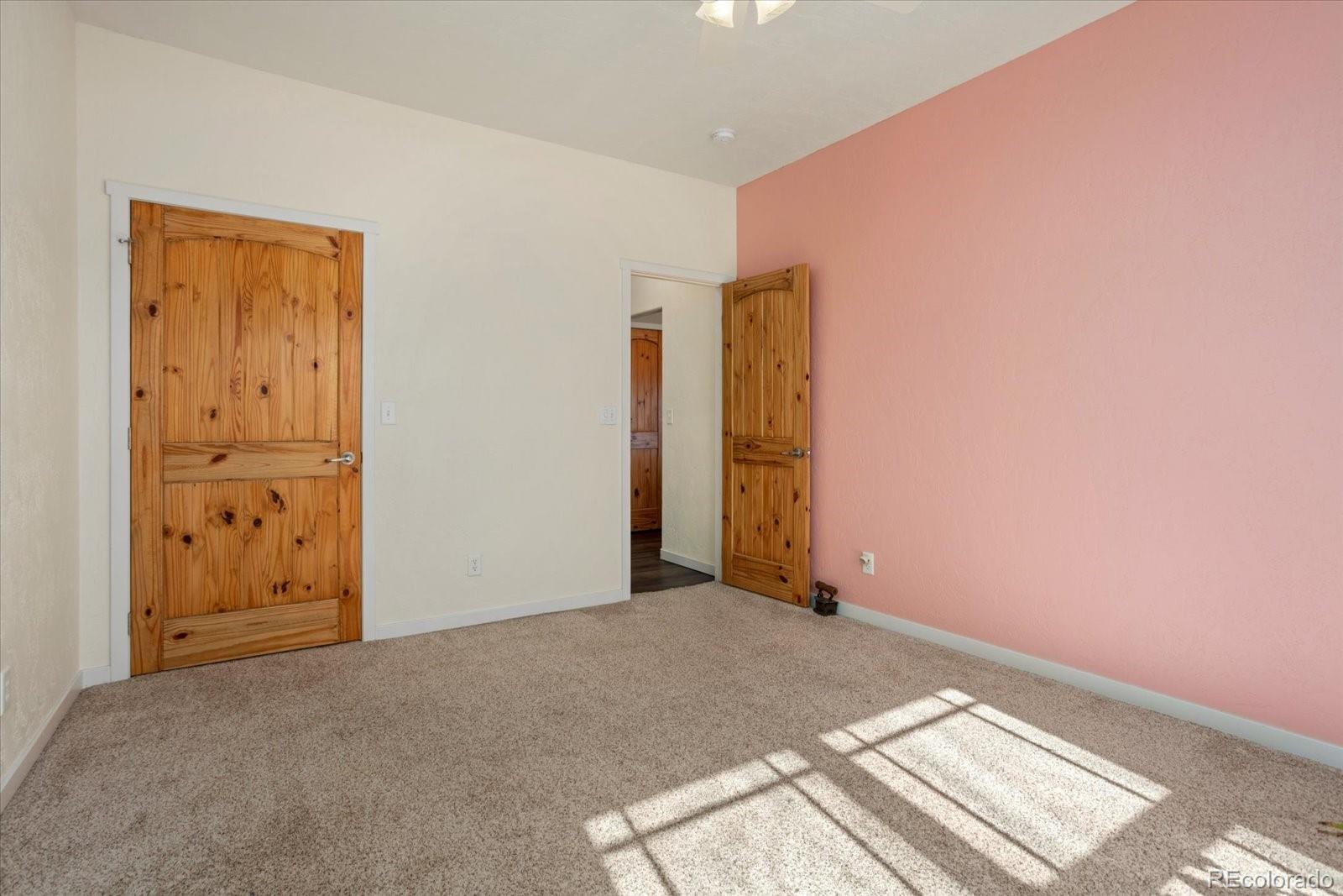 1100 E Sabeta Avenue