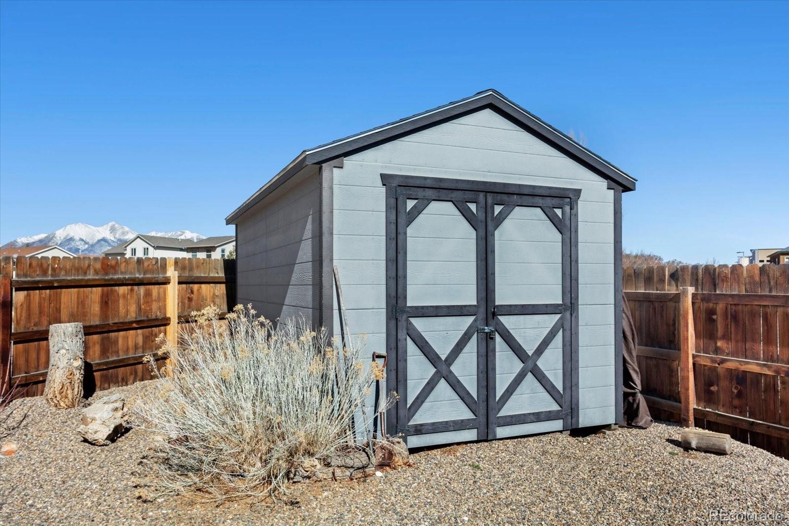 1100 E Sabeta Avenue