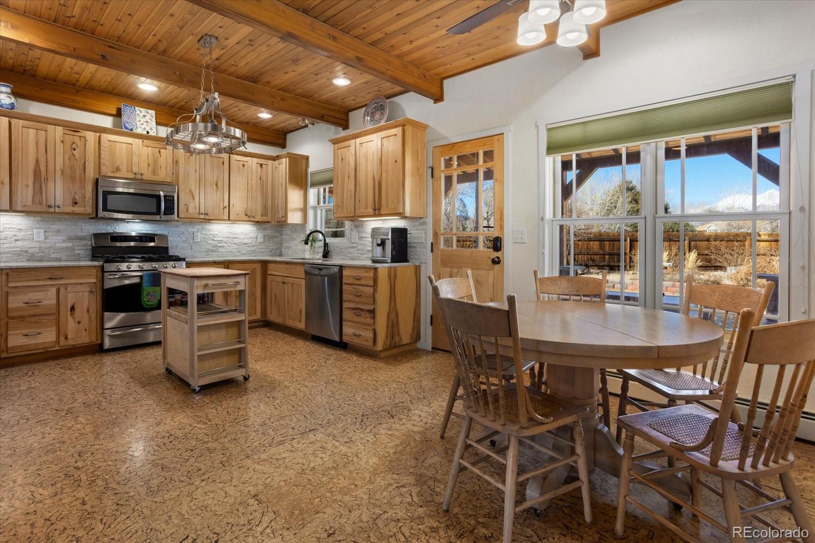 1100 E Sabeta Avenue