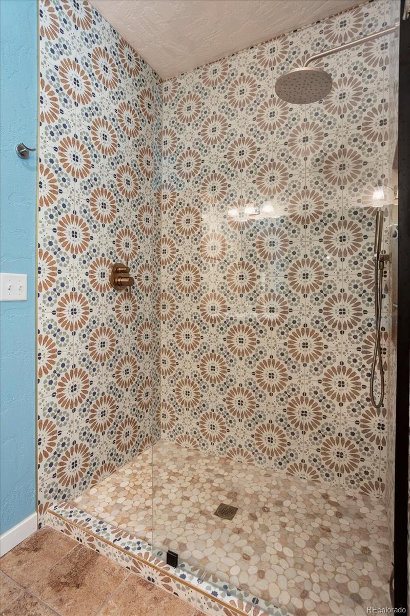 1100 E Sabeta Avenue