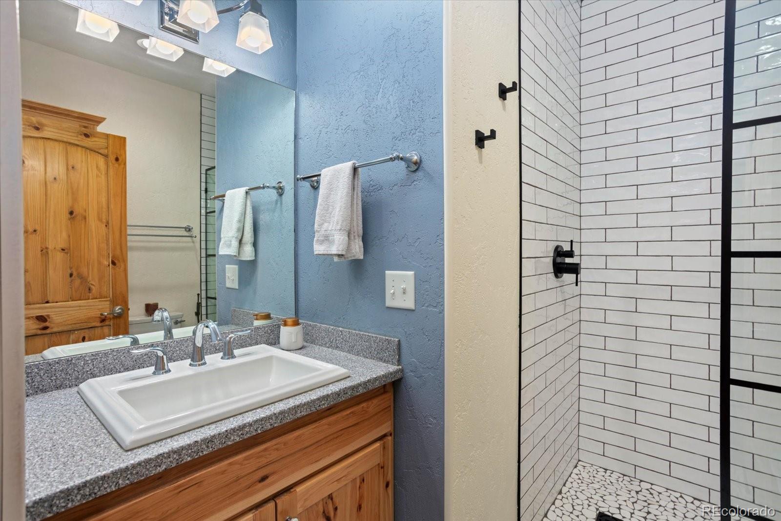 1100 E Sabeta Avenue