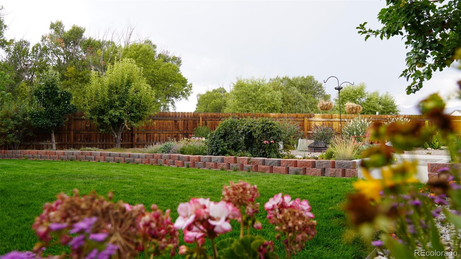 1100 E Sabeta Avenue