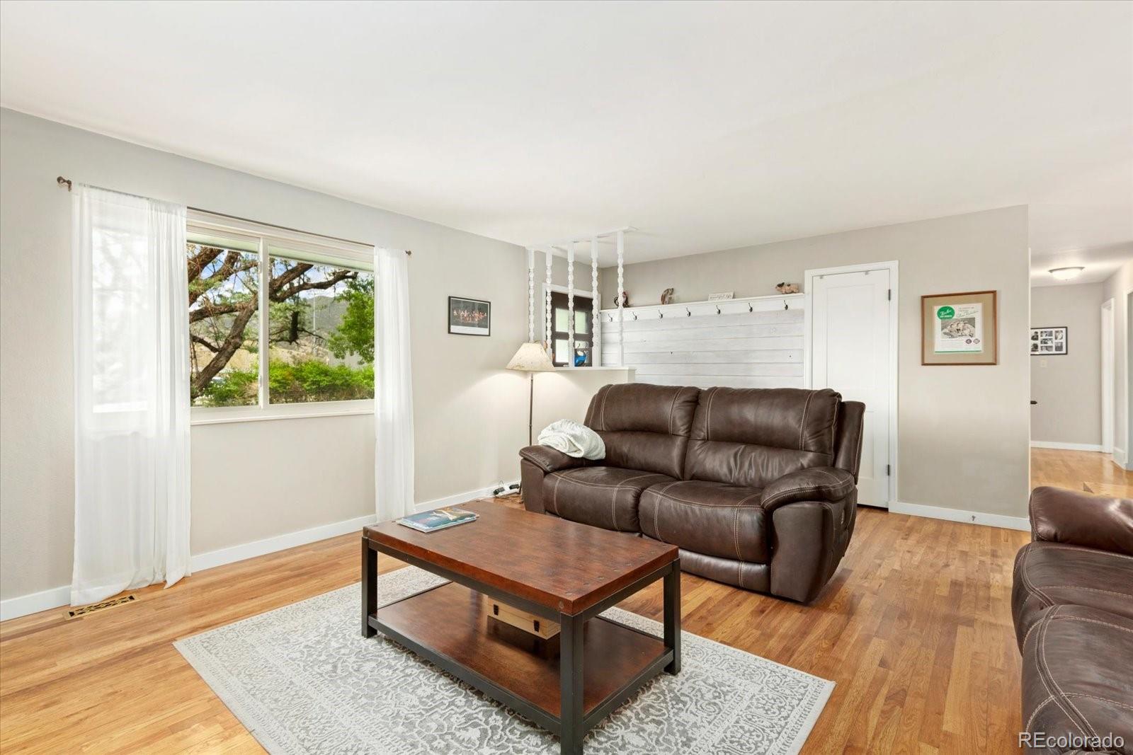 325 E 11th Street