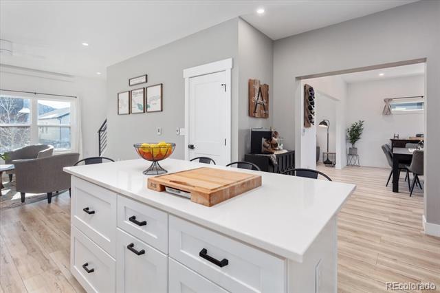 10502 Willow Avenue