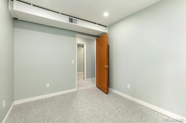 139 E 3rd Street Unit: 8