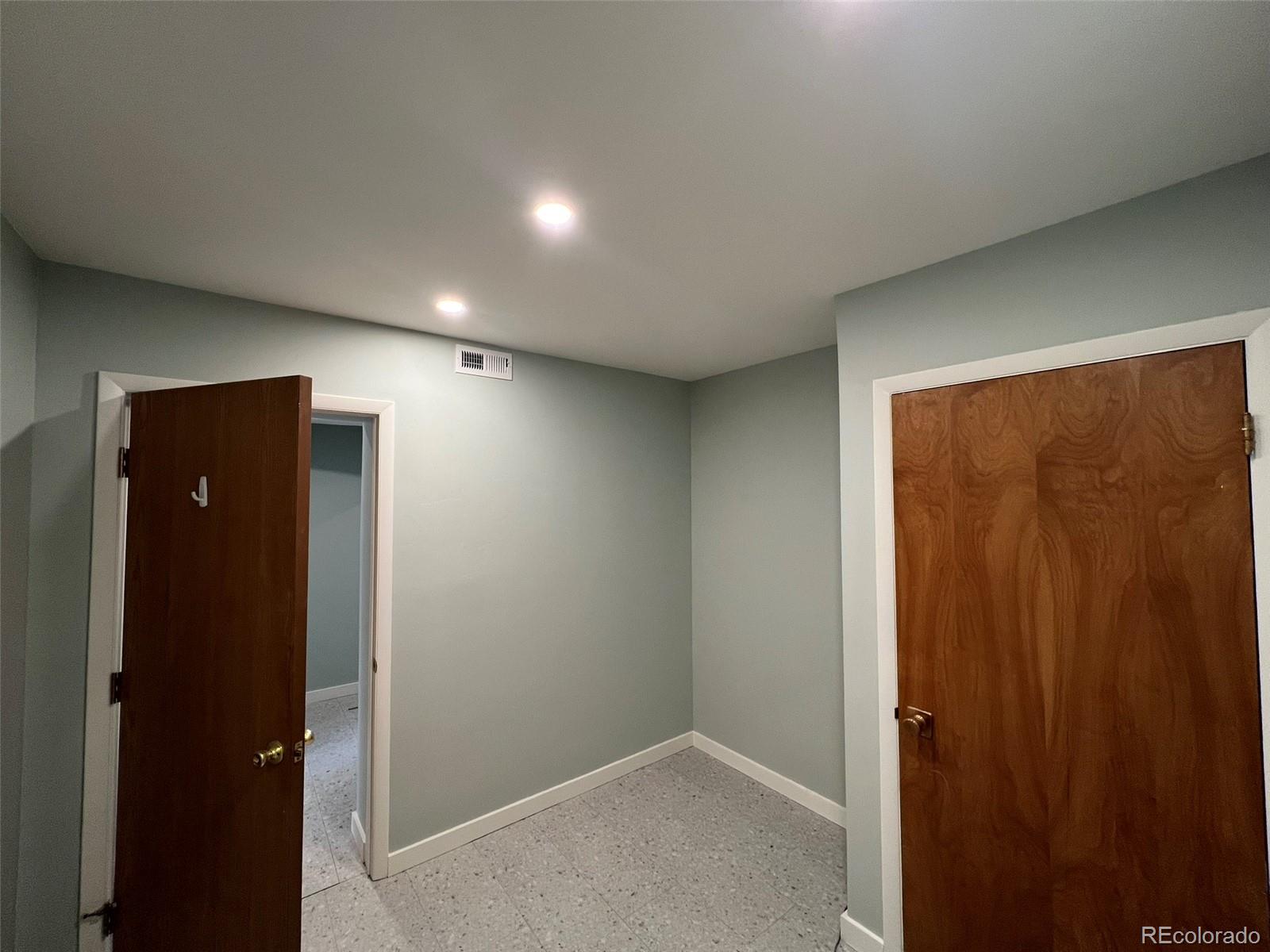139 E 3rd Street Unit: 8