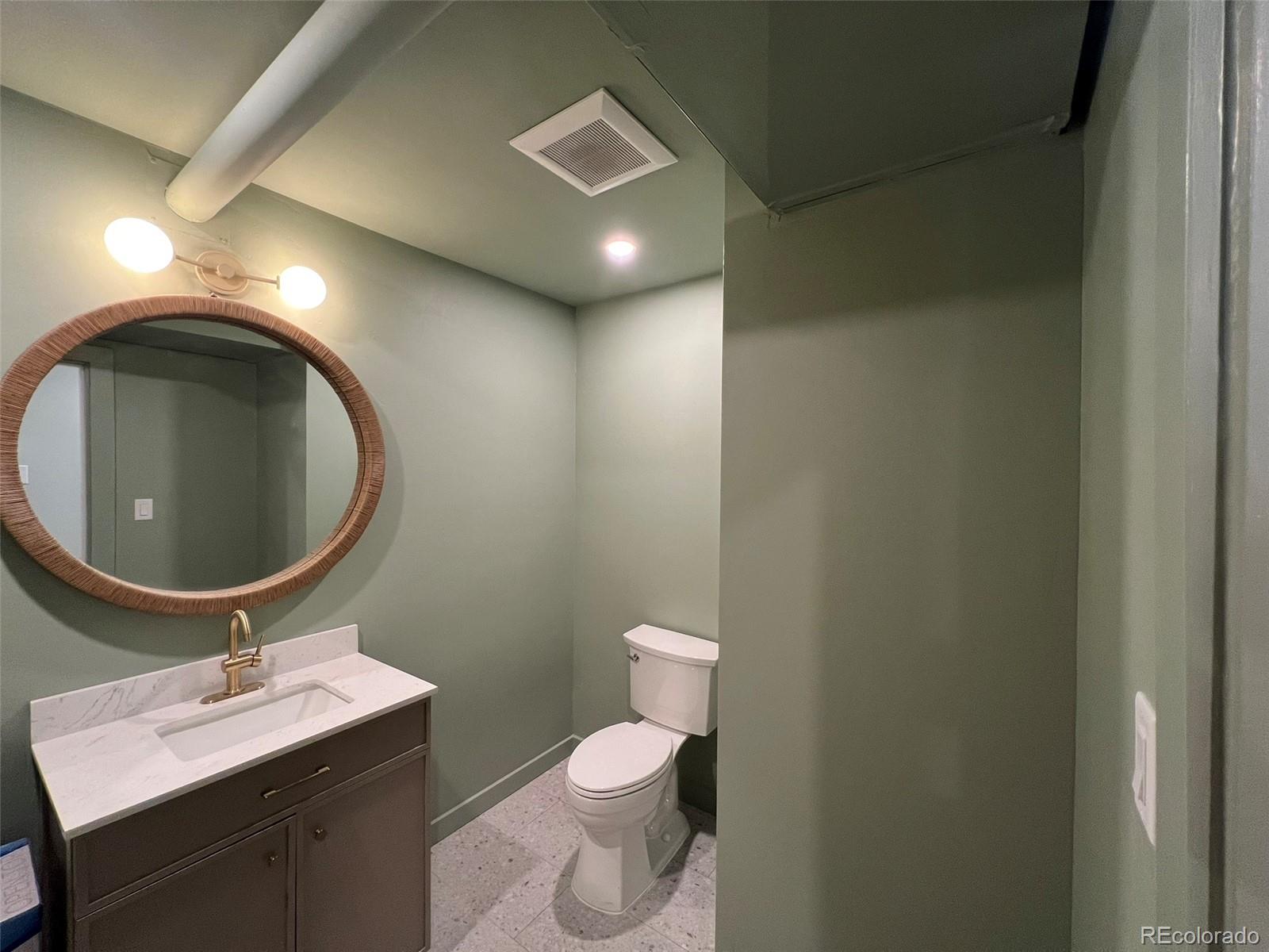 139 E 3rd Street Unit: 8