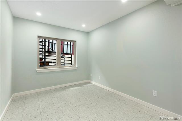 139 E 3rd Street Unit: 8