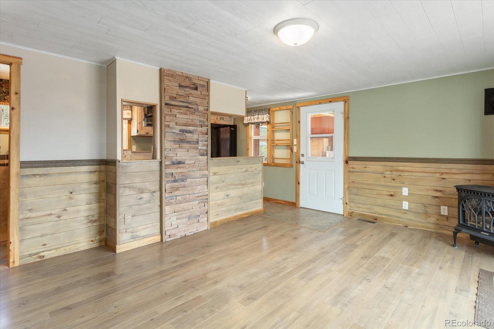 163 Holiday Hills Boulevard