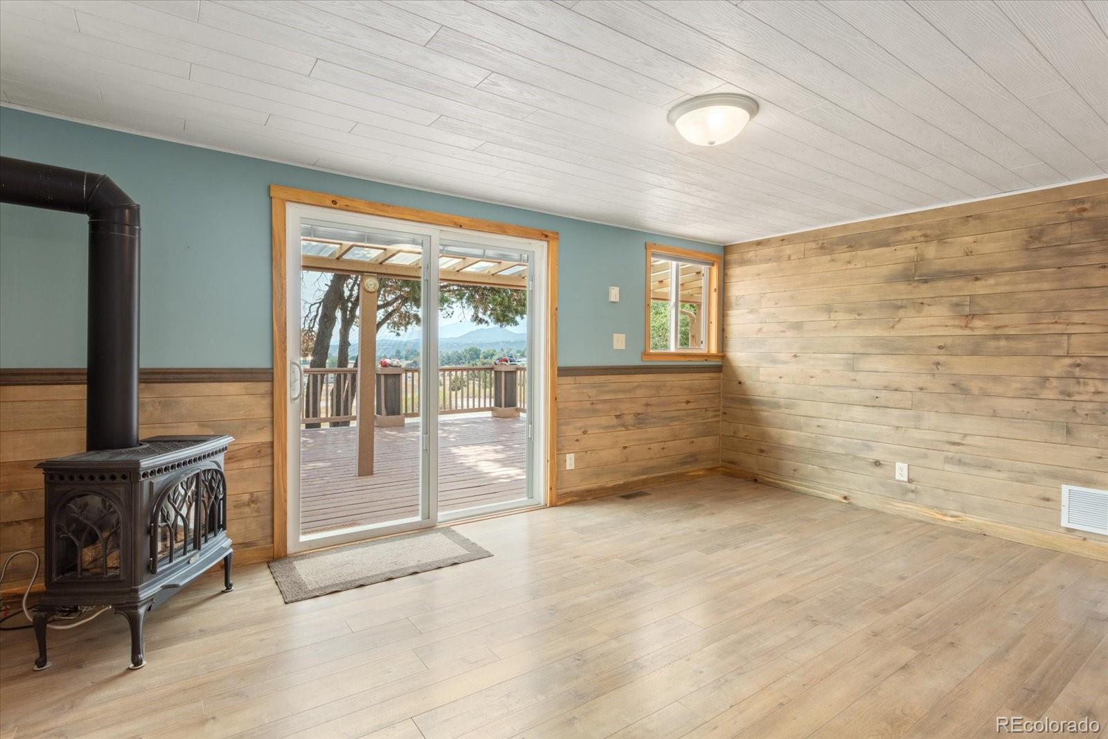 163 Holiday Hills Boulevard