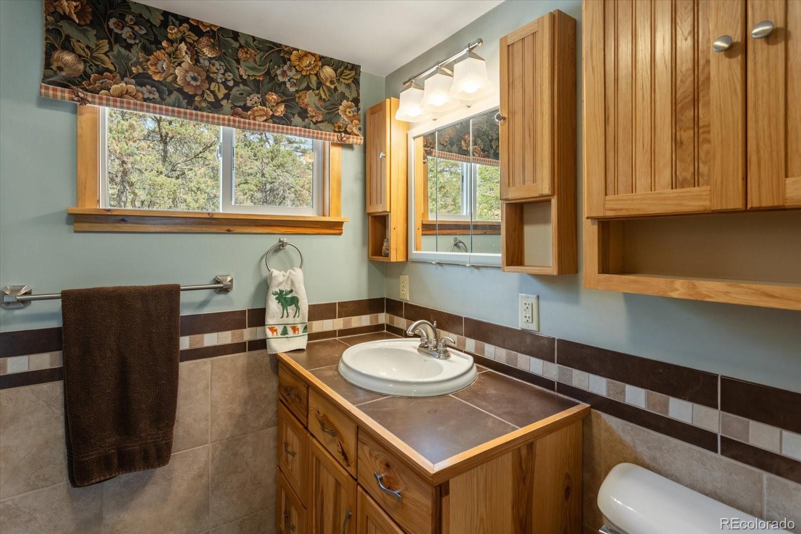 163 Holiday Hills Boulevard