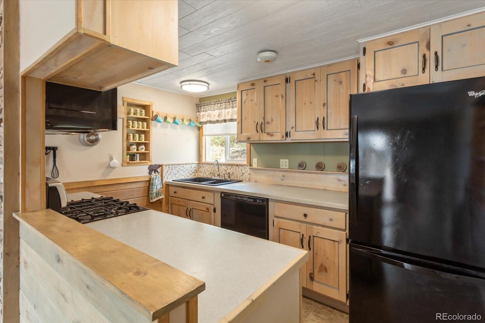 163 Holiday Hills Boulevard