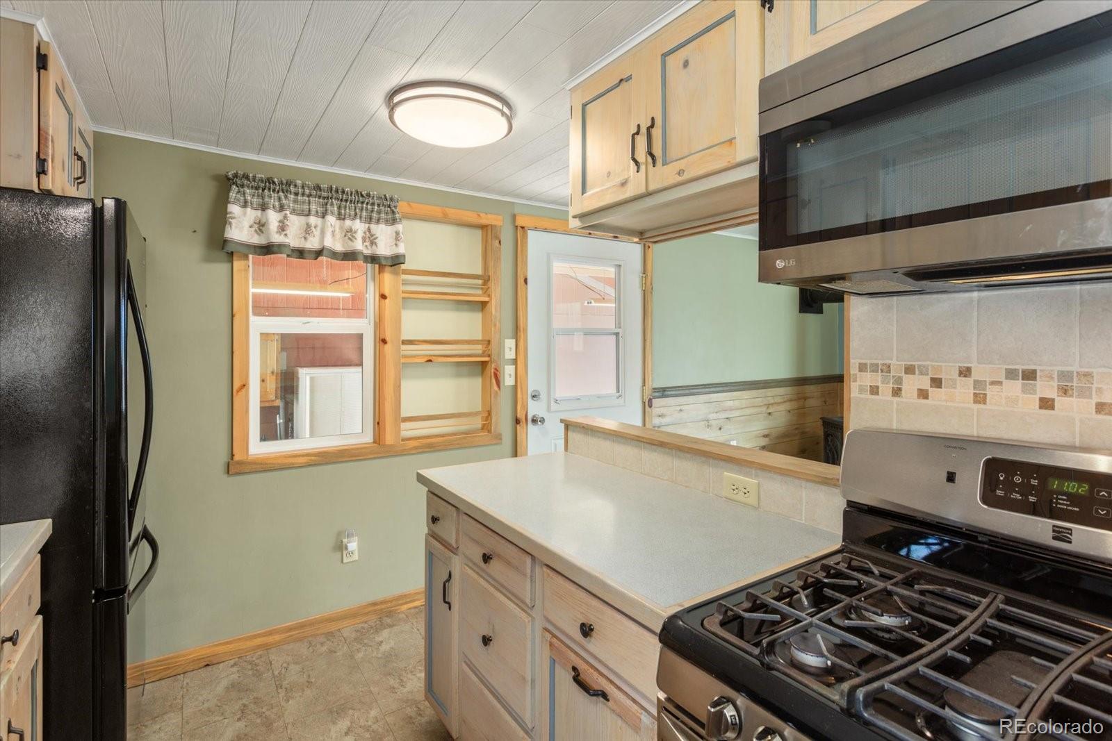 163 Holiday Hills Boulevard