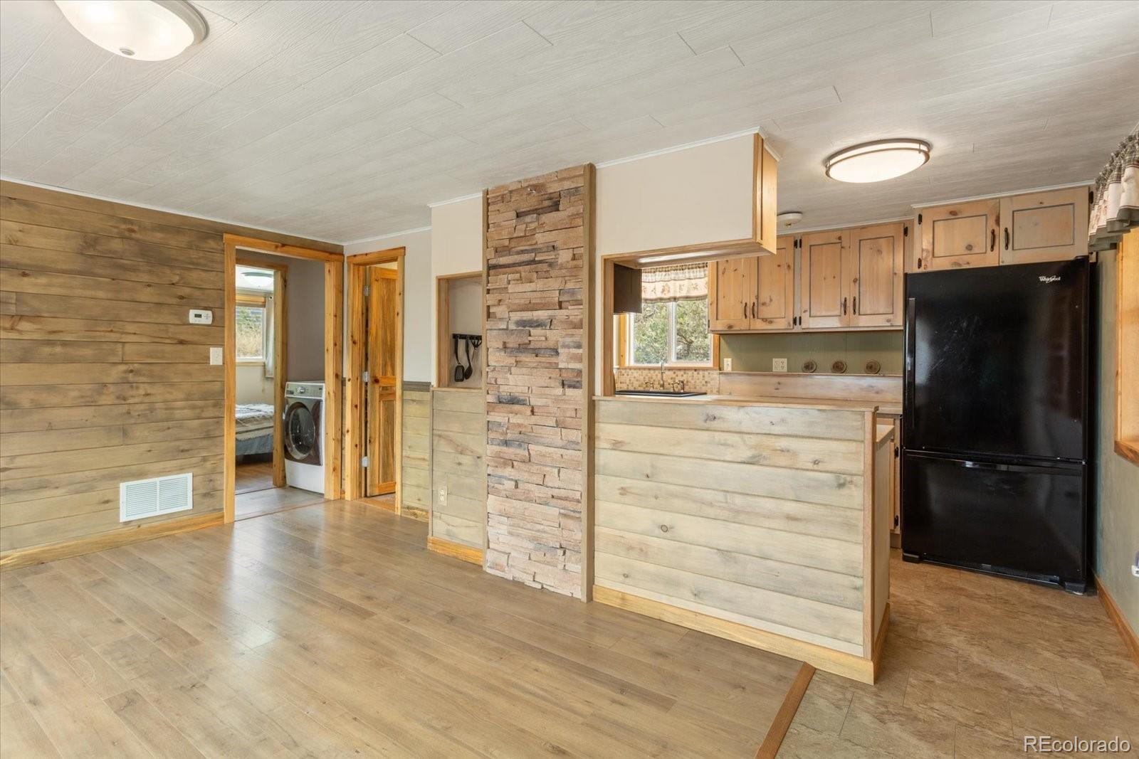 163 Holiday Hills Boulevard