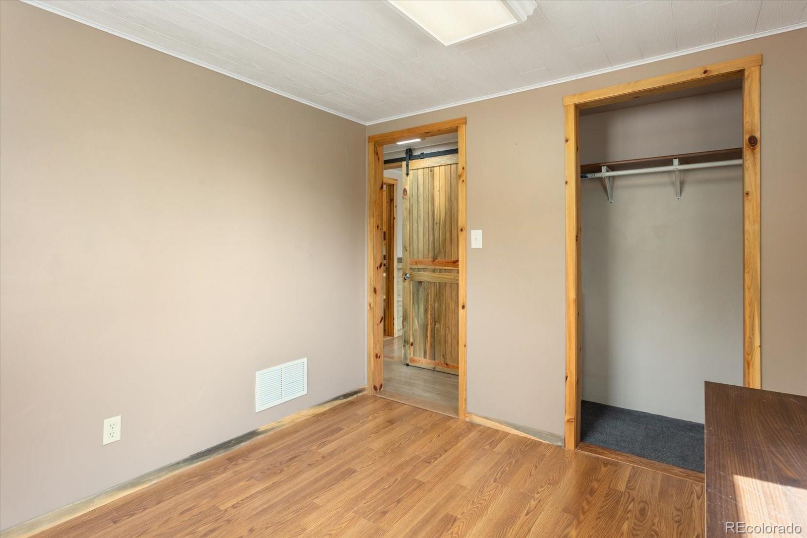 163 Holiday Hills Boulevard