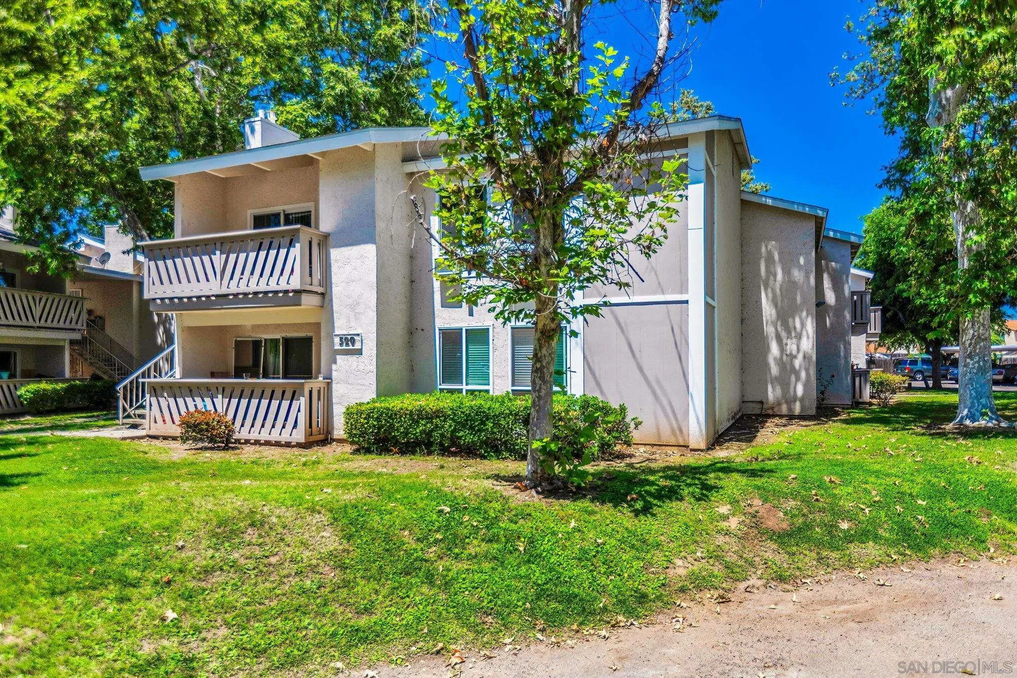 529 Sandalwood Unit 10