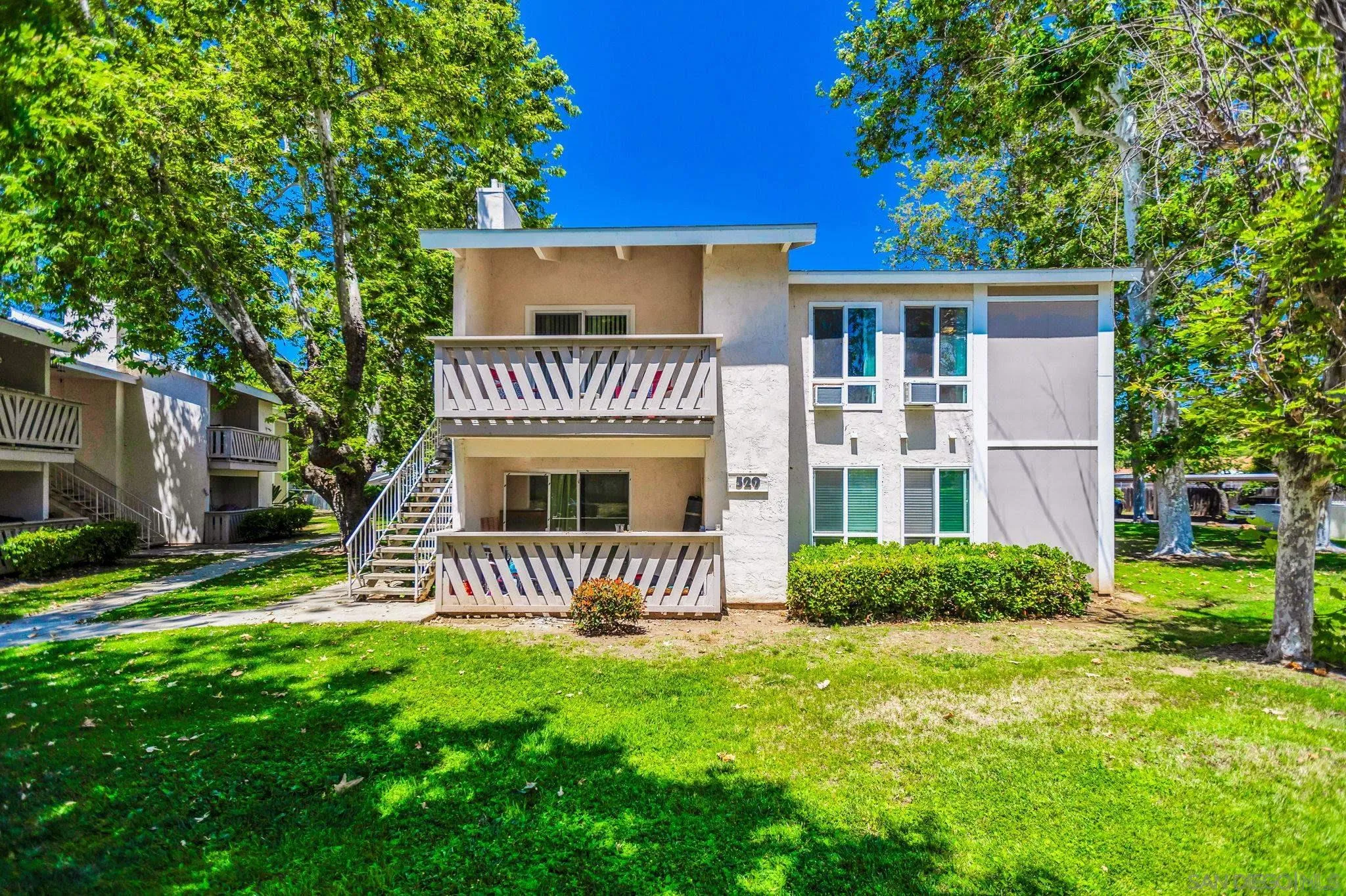 529 Sandalwood Unit 10