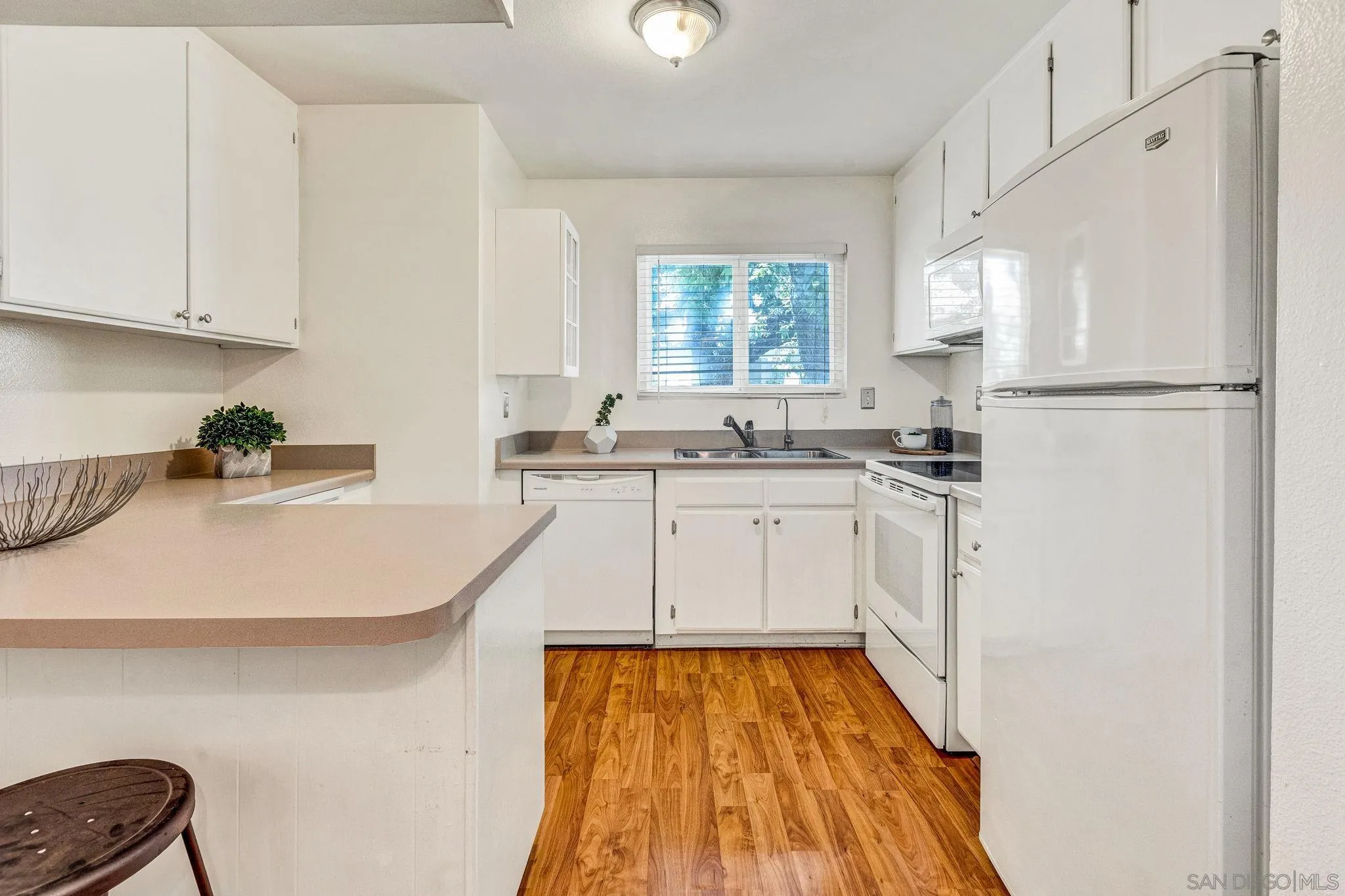 529 Sandalwood Unit 10