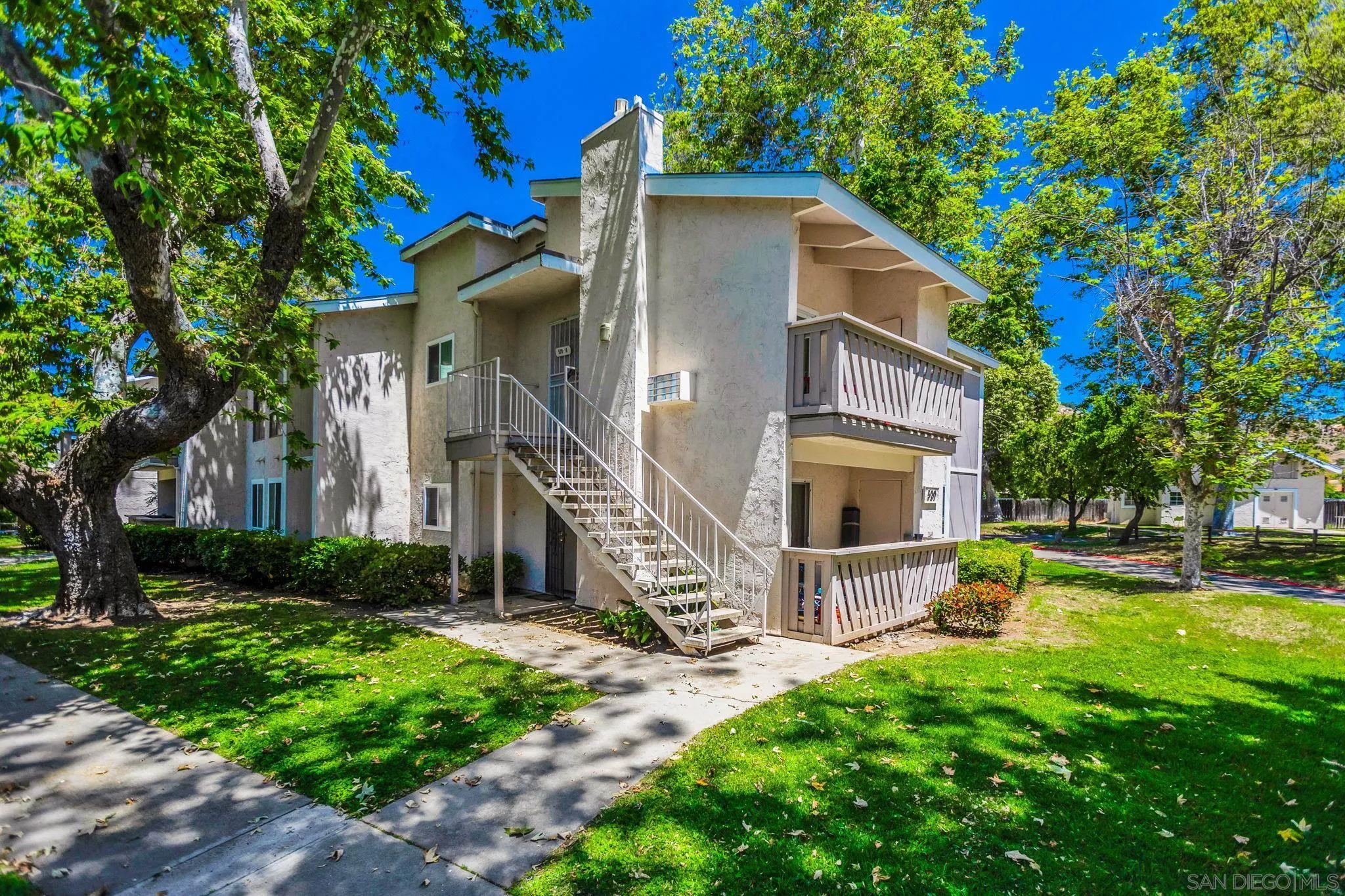 529 Sandalwood Unit 10