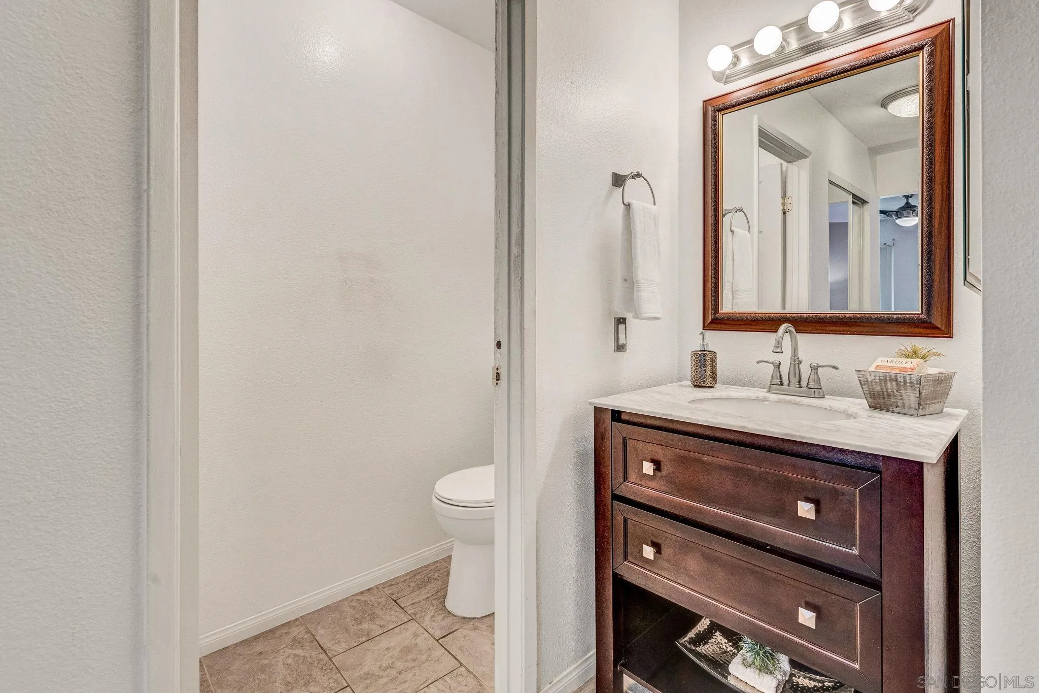 529 Sandalwood Unit 10