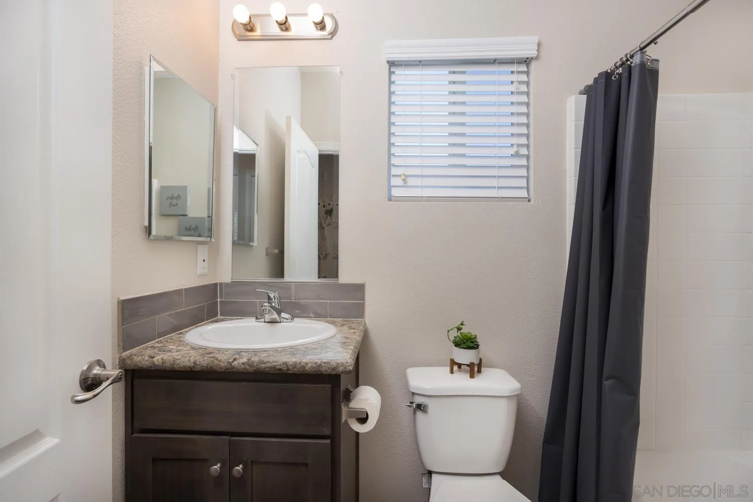 100 Woodlawn Unit 34