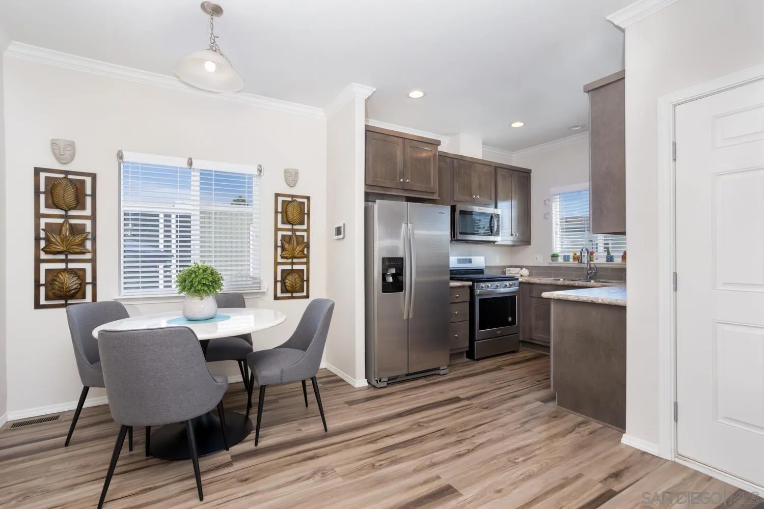 100 Woodlawn Unit 34