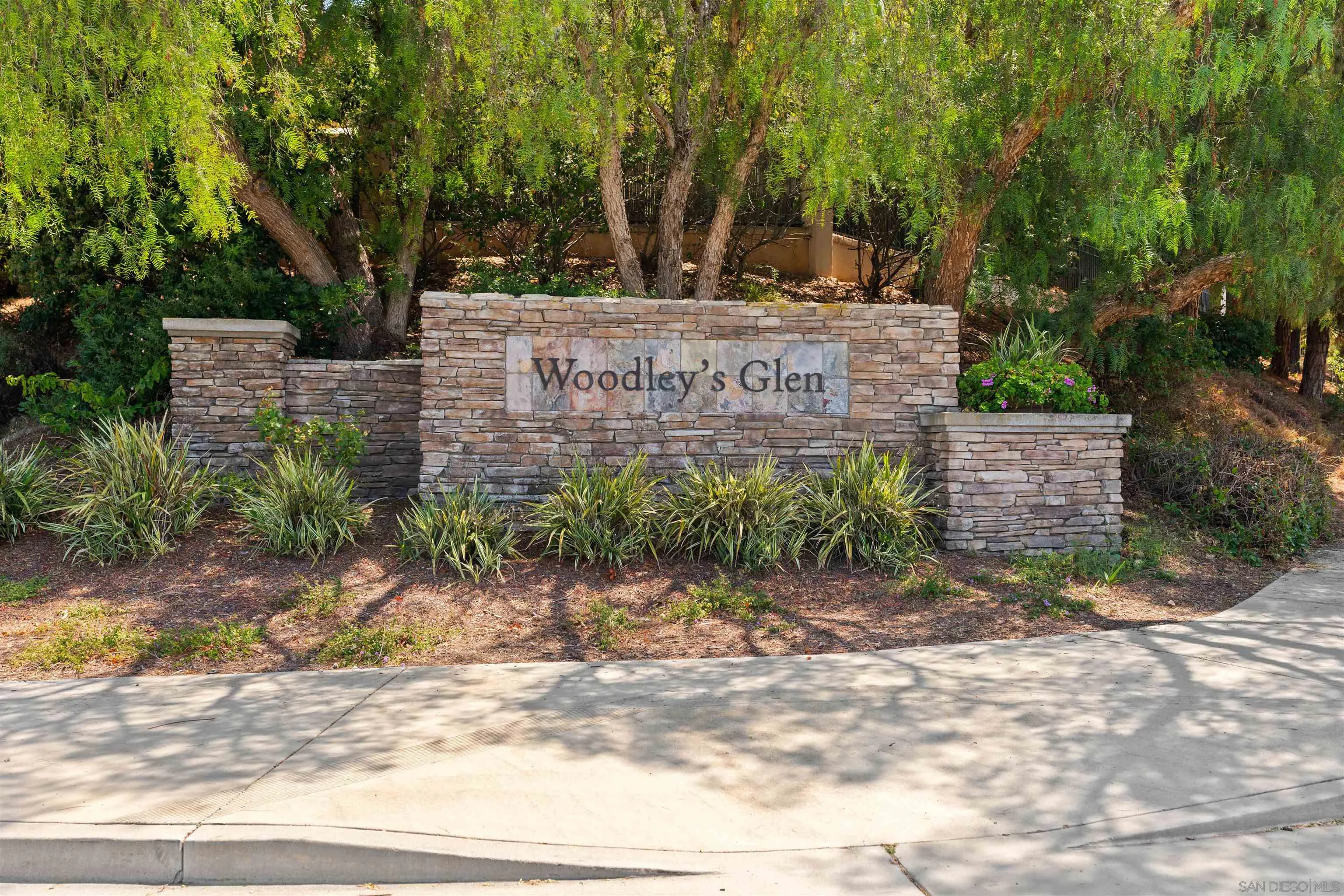 1726 Blue Water Lane