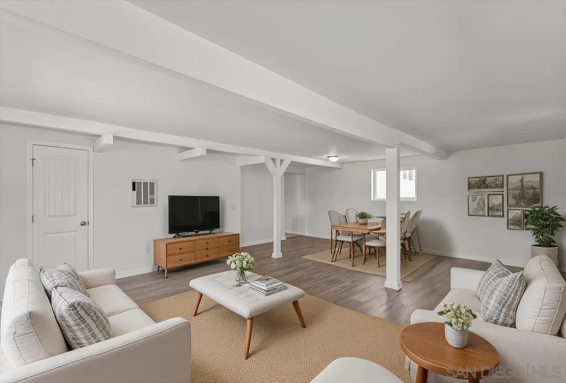 1520 Sunbury