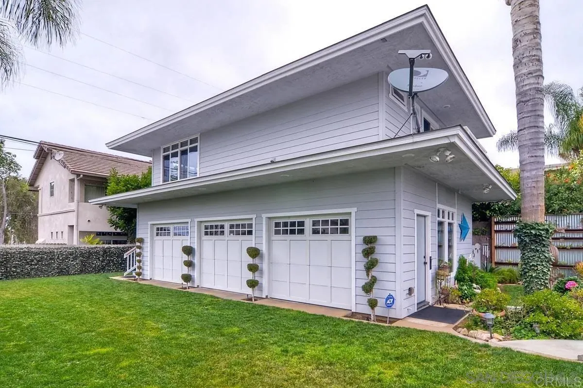 2677 Jefferson
