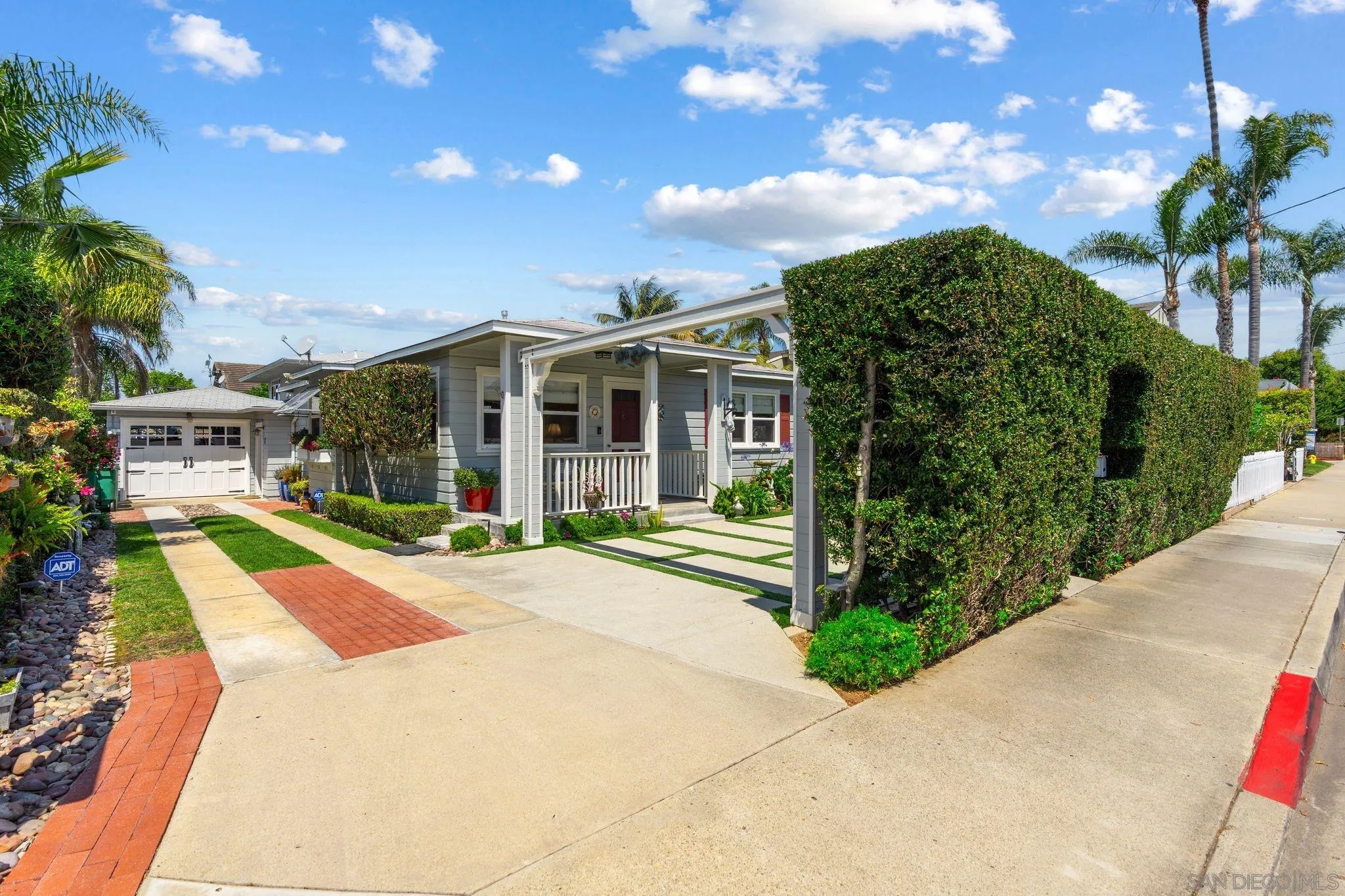 2677 Jefferson