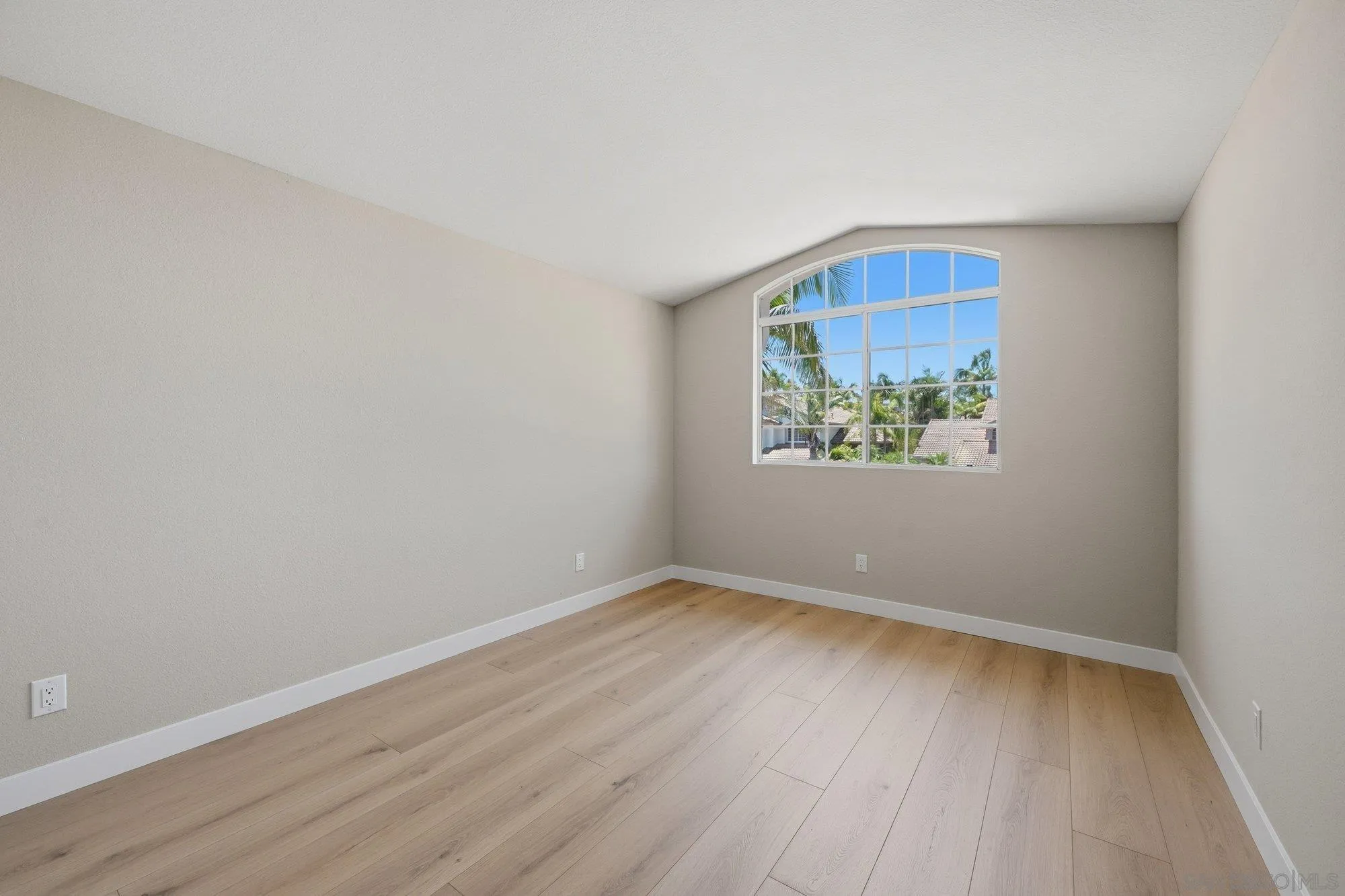2214 Brookhaven